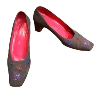 Emanuel Ungaro Vintage Charcoal Flannel Floral Embroidered Heels - Image 1 of 4
