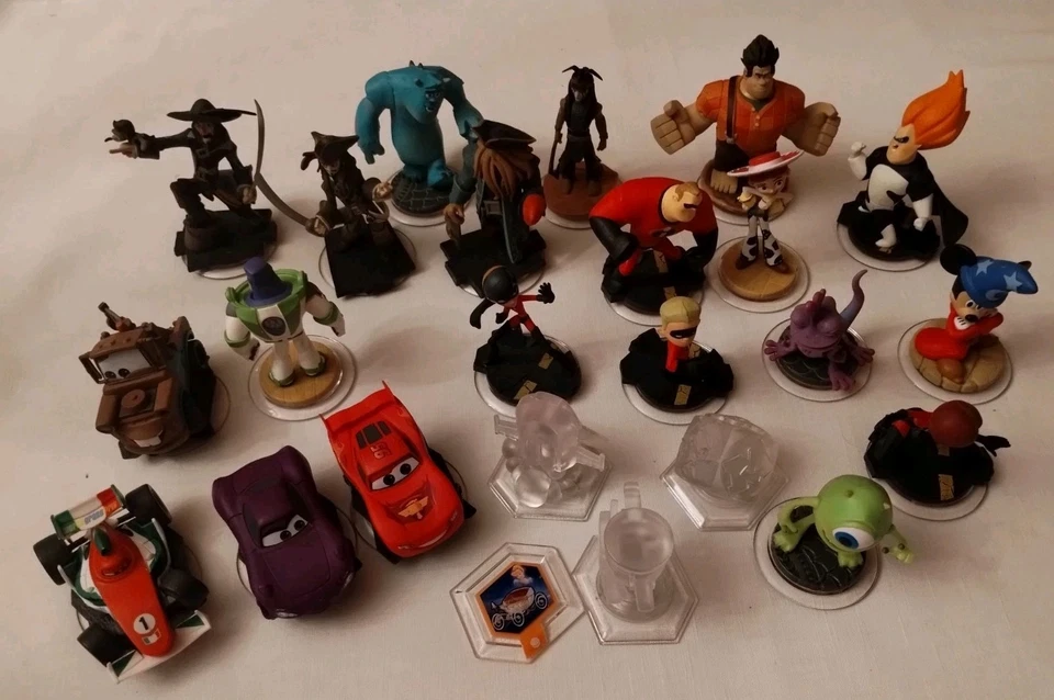 DISNEY INFINITY MARVEL FIGURES CHARACTERS LOT OF 20 + PIECES - Imagem 1 de 4