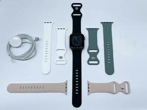 Apple Watch Series 5 44mm Space Grey (Gps) with 4 Sport Bands - Afbeelding 1 van 16