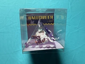 Love & Producer Mr Love Queen's Choice Lucien Xumo Simon Keychain Hallow 06-25 - Picture 1 of 2