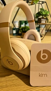 Beats Studio Pro + Kim Kardashian Wireless Kopfhörer / Moon (Top Zustand) - Bild 1 von 5