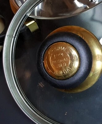 24 Karat Gold-Beschlag am Edelstahl-Kochtopf mit vier Keramikbecher - Bild 1 von 4