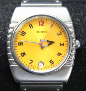Seiko 7N32-0B20 Date Quartz Man's Watch - Needs Battery - Picture 1 of 4