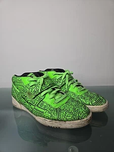 Size 10 - Reebok Keith Haring x Workout Strap INT Mid Neon Green Limited Edition - Imagen 1 de 12