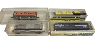 Lot of 4 Assorted N scale Stock Cars including Con-Cor Rio Grande Caboose - Image 1 of 4