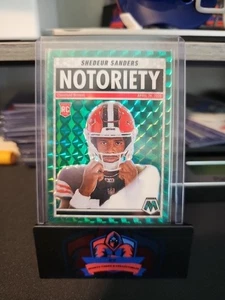 2025 Panini Mosaic - Notoriety Shedeur Sanders #13 Green Mosaic Prizm (RC) - Bild 1 von 2