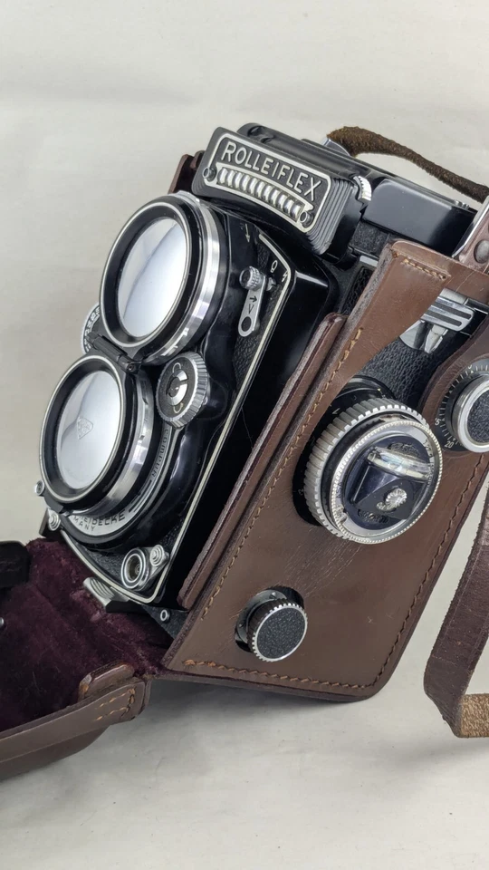Rolleiflex 2.8E avec Schneider-Kreuznach Xenotar 2.8/80mm avec étui cuir - Photo 1/4