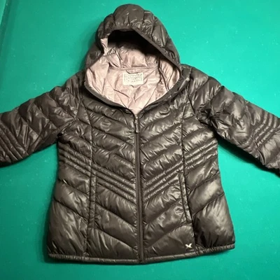 Chaqueta acolchada verde Xersion para mujer plumón premium, con capucha, empaquetable talla L Foto 1 de 4