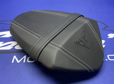 Asiento de pasajero Triumph Street Triple 765 RS 2023-2025 OEM T2311511 Foto 1 de 4