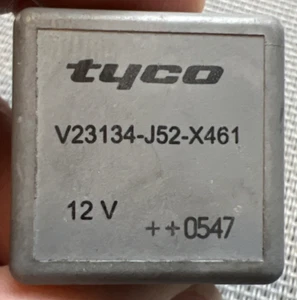 RELAY TYCO V23134-J52-X461 +0835 USED OEM Used Tested d5 - Bild 1 von 3