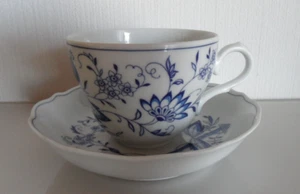TIRSCHENREUTH Bavaria ZWIEBELMUSTER, edle Kaffeetasse mit Untertasse - Bild 1 von 3