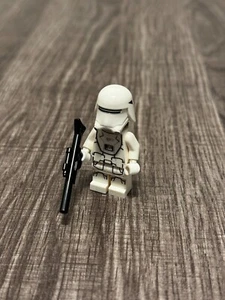 LEGO Star Wars First Order Snowtrooper Minifigure sw0701 75126 - Picture 1 of 5