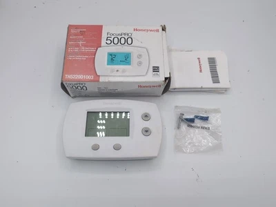 Honeywell TH5220D1003 Non-Programmable Thermostat Digital Display - WORKS! - Image 1 of 4