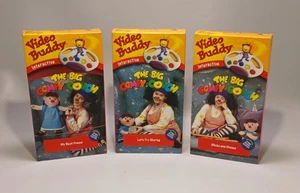 Video Buddy Interactive The Big Comfy Couch Let’s Try Sharing VHS Tape Set - Foto 1 di 4