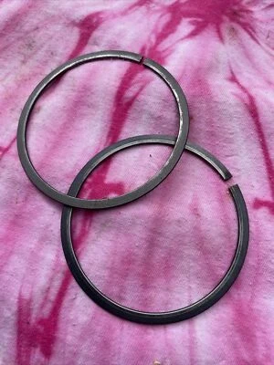 Комплект зажимов подшипников главного вала коробки передач Triumph TR6 TR250 TR4 (2) 326-005 58955 - Изображение 1 из 3