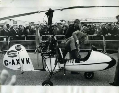 Giroscopio de cricket Prince Charles Campbell original estampado foto real de 8x10 1970 Foto 1 de 2