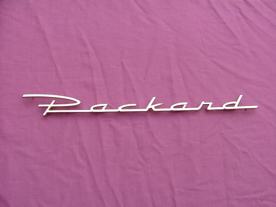 1955 Packard Patrician gold script emblem (17”) quarter panel fender NOS! 466690 — 第 1/4 张图片