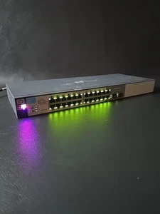 HP ProCurve (J9450A) réseau 24 ports - commutateur monté en rack double - Photo 1/10