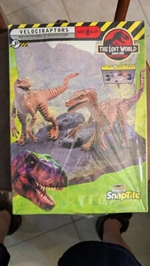 The Lost World Jurassic Park - Velociraptor - SnapTite Model Kit Factory Sealed! - Picture 1 of 5