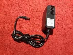 D33)   CE Power Adapter #AB41-060A-100T. Output: DC 5V, 1A, 5.5 x 2.1/2.5mm Plug - Picture 1 of 2