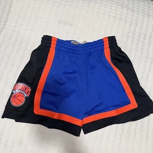 Woman's Shorts Mitchell & Ness NBA Jump Shot Short New York Knicks S NWT Sporty - Picture 1 of 5