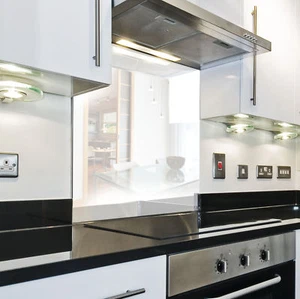 KITCHEN BACKSPLASH Splashback Kitchen Tempered Glass Colour Solid White - Picture 1 of 3