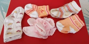 5 Paar Babysocken und 2 Paar Babyschuhe - Bild 1 von 2