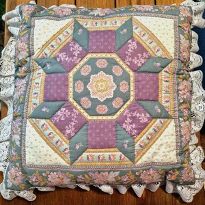 Almohada acolchada de retazos con volantes borde de encaje motivo de estrella granja Cottagecore - Imagen 1 de 18