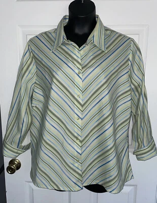DCC Woman Plus Sz 2X Green Contrast Stripes Easy Care 3/4 Sleeve Button Top EUC - Image 1 of 4