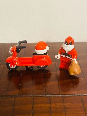 Lego Marvel Super Heroes Deadpool Santa Minifigure Vespa Scooter 100% Authentic - Image 1 of 3