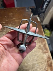 Ornamento cappuccio vintage Lincoln Continental anni '50 '60 - Foto 1 di 3