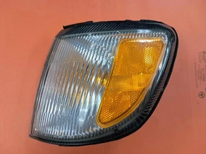 SUBARU FORESTER 1998-2000 LUZ MARCADORA LADO CONDUCTOR INTERMITENTE LH - Imagen 1 de 5