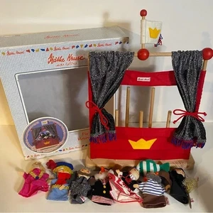 Käthe Kruse Piraten Fingerpuppentheater Set Bühne & 8 Puppen - Bild 1 von 16
