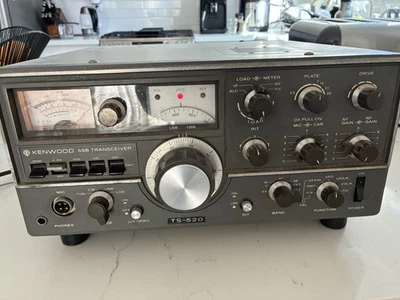 Kenwood TS-520S Vintage Radioaficionado Tubo Híbrido HF Transceptor (enciende, filtros) Foto 1 de 4