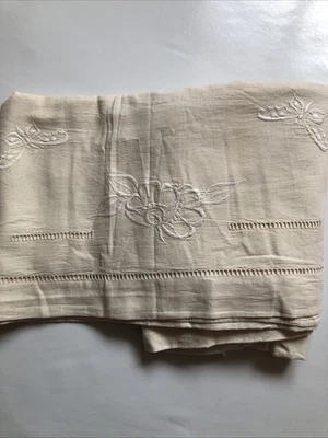 drap ancien brodé - Photo 1/4
