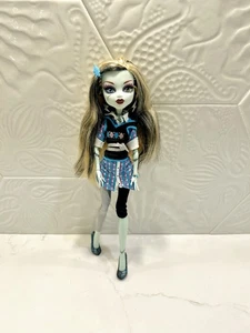 Monster High Frankie Stein School’s Out Doll - Picture 1 of 6