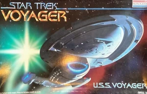 Monogram 1:677 Star Trek U.S.S. VOYAGER NCC-74656 Model Kit #3604 USS *COMPLETE* - Picture 1 of 6