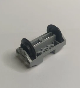 LEGO Gris Rueda de Tren LUZ AZUL Conjunto Soporte de Rueda de Tren Eje de Metal - Imagen 1 de 1