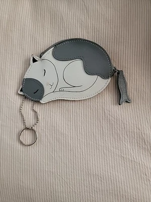 Llavero monedero de cuero Rolfs gato dormido pez con cierre de cremallera Foto 1 de 4