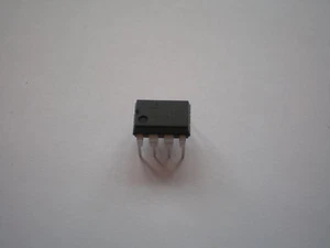 HA7210IP Crystal Oscillator 8-Pin DIP new UK stock HU68 - Picture 1 of 1