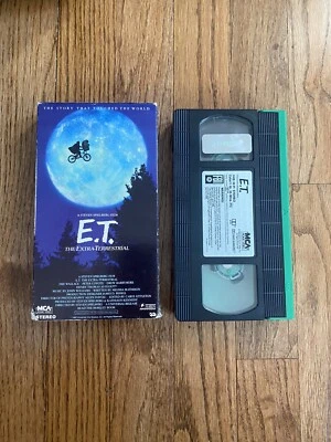 E.T. The Extra Terrestrial~original 1st release VHS Movie 1988~green edition - Image 1 of 4