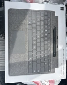 NUOVA Microsoft Surface Slim Pen (2a edizione) e Pro Keyboard Pro (11a edizione) - Foto 1 di 2