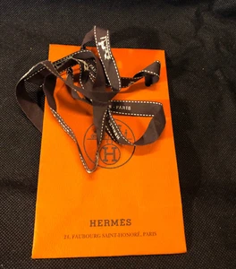 SOBRE HERMES CON CINTA 6.5 X 4 X 2.5 COMO NUEVO - Imagen 1 de 2