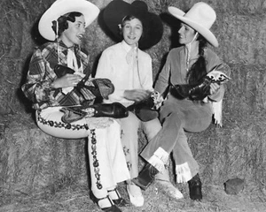 Pendleton Rodeo Vaqueras 1941-8 x 10 Foto Vintage Rodeo Fotos - Imagen 1 de 1