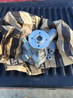 ORIGINAL CATERPILLAR NOS WATER PUMP 311-0023   4320-01-581-1870 - Image 1 of 2