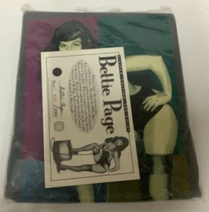 Bettie Page Limited Edition vintage XL T-shirt with autograph certificate #737/1 - Picture 1 of 5