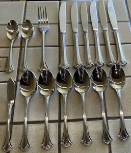WALLACE RESPLENDENCE 18/10 STAINLESS FLATWARE 16 PIECE LOT free ship - Picture 1 of 8