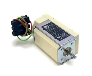 Square D 33661 100-130V MX/XF derivación viaje/viaje cierre (NUEVO EXCEDENTE) - Imagen 1 de 4