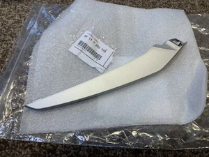 BMW 3-Series F30 F31 front bumper grille finisher trim GENUINE 51117293106 Right - Picture 1 of 3