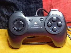 Logitech Precision G-UG15 Wired USB PC Gamepad Controller - Foto 1 di 3